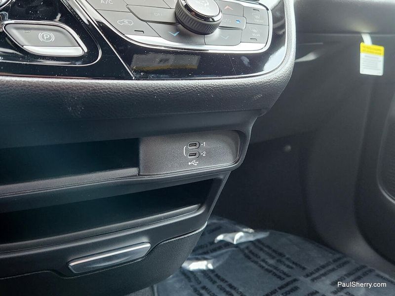 New 2026 Chrysler Voyager Lx