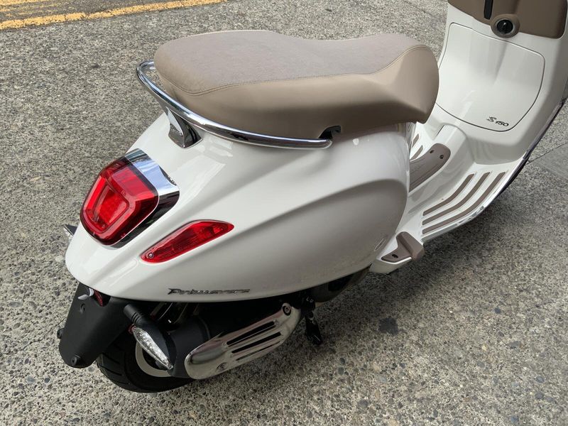 New 2027 Vespa PRIMAVERA 150 SPORT 