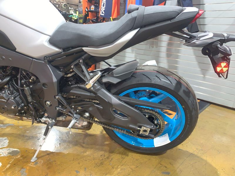 New 2025 Yamaha MT-10 Image 14