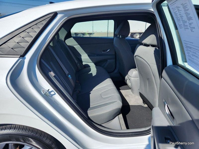 2024 Hyundai Elantra SELImage 26
