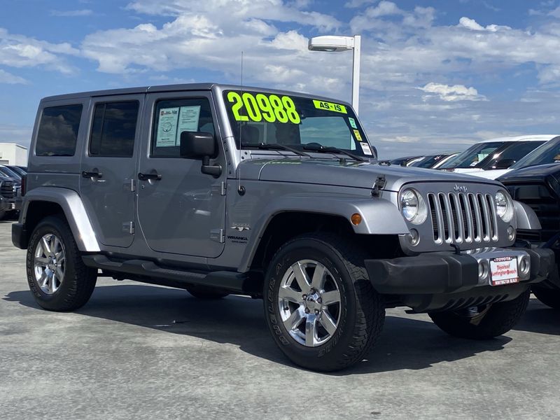 Used 2016 Jeep Wrangler Unlimited SaharaImage 2