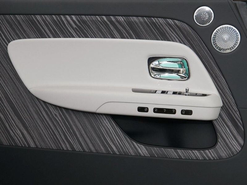 2025 Rolls-Royce Spectre Image 13
