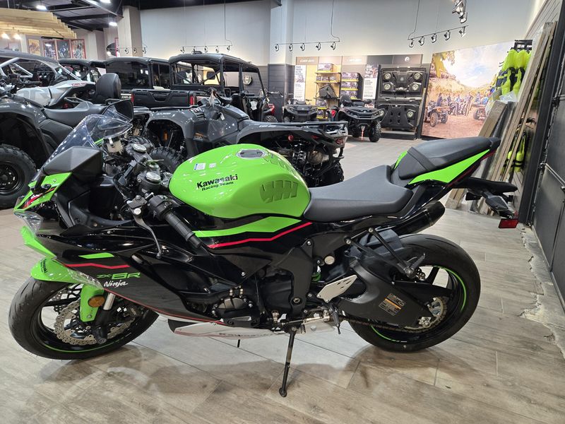 2021 Kawasaki NINJA ZX 6R Image 3