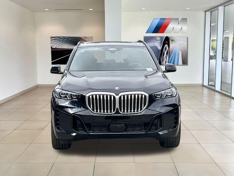 2025 BMW X5 xDrive50eImage 4