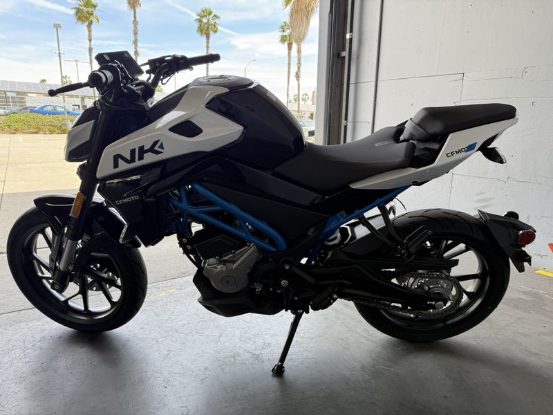New 2025 CFMOTO 300NK Image 3