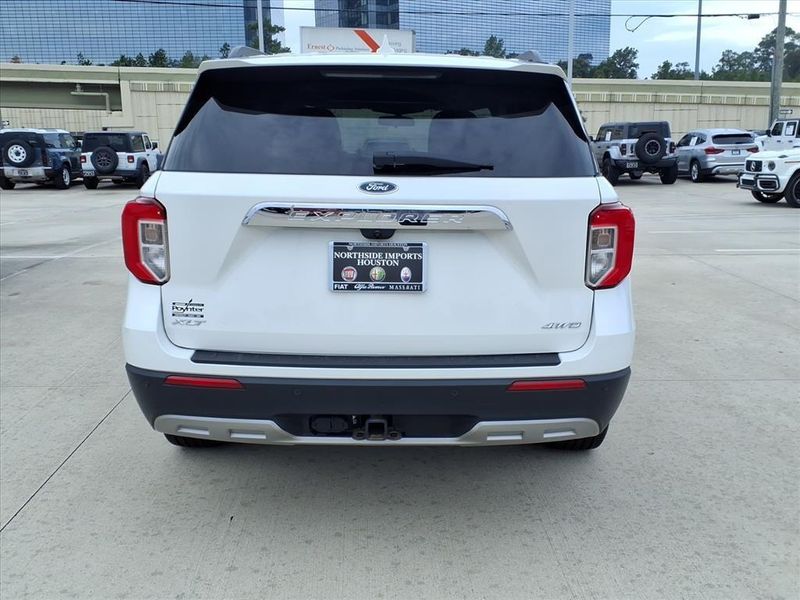 Used 2022 Ford Explorer XLTImage 9