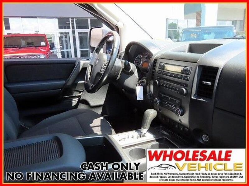 Used 2011 Nissan Titan SVImage 9