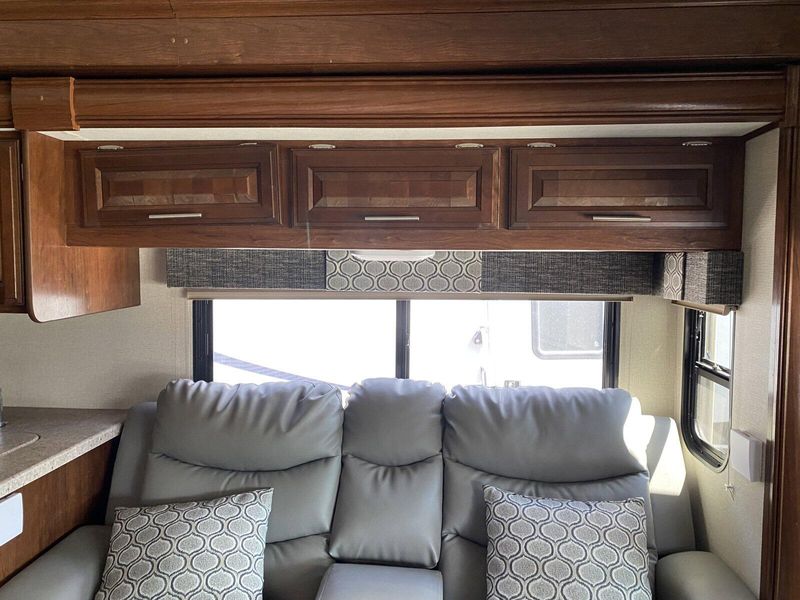 Used 2018 FOREST RIVER FR3 29DS Image 19