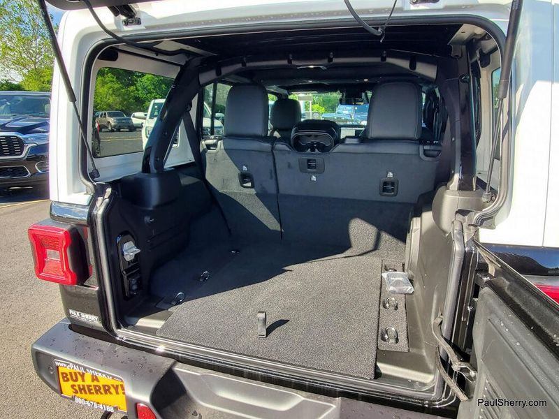 New 2026 Jeep Wrangler 4-door Sahara