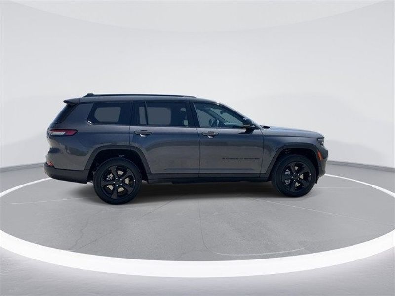 2024 Jeep Grand Cherokee L Altitude 4x4Image 9