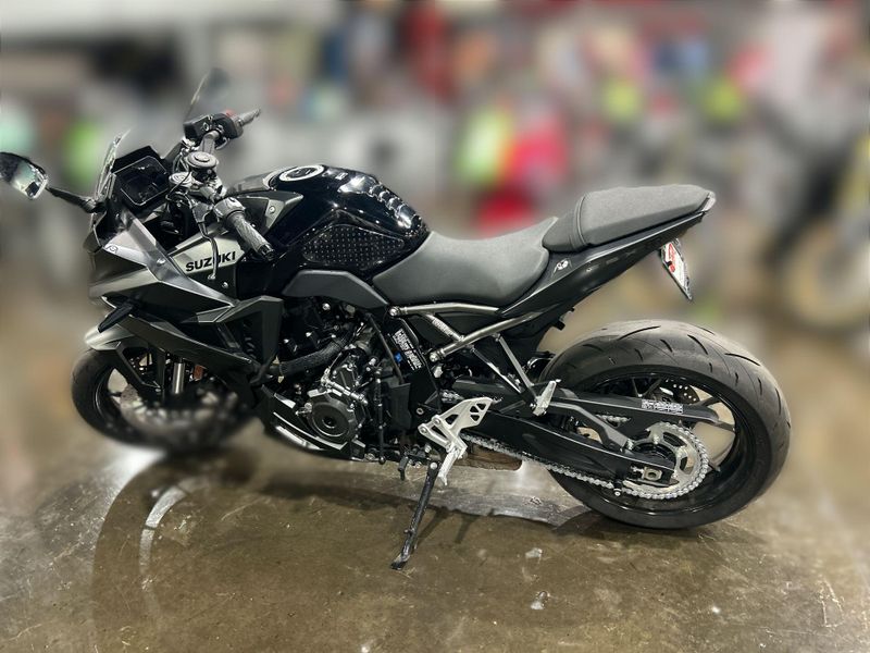 Used 2025 Suzuki GSX-8R Image 17