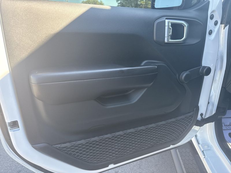 Used 2019 Jeep Wrangler SportImage 8