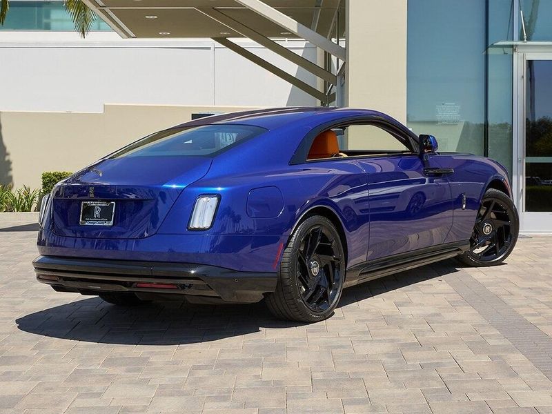 2025 Rolls-Royce Spectre Image 2