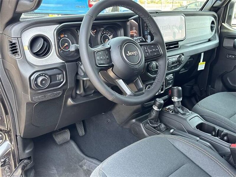 2025 Jeep Wrangler Unlimited Sport S photo 15