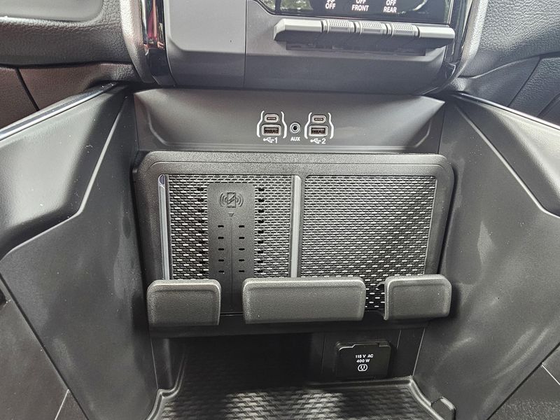 2025 RAM 1500 Big HornImage 22