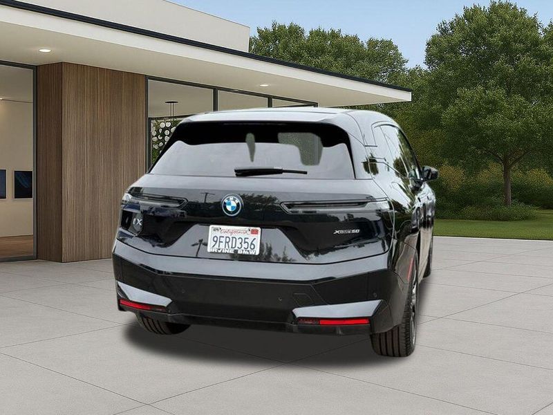 Used 2023 BMW iX xDrive50Image 9