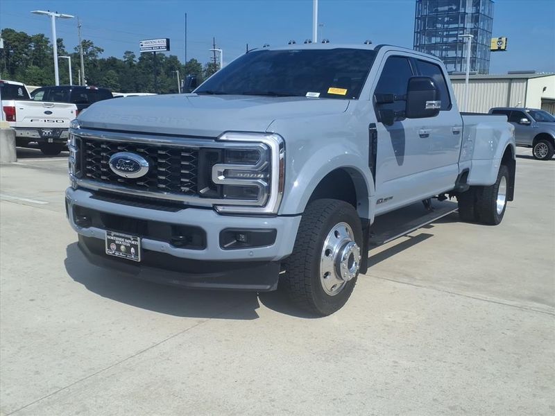 Used 2025 Ford F-450SD PlatinumImage 2