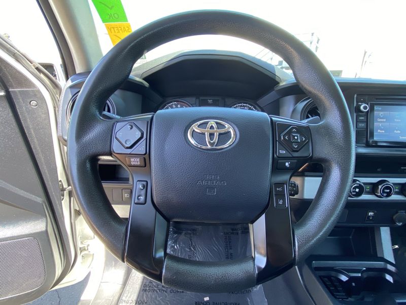 Used 2018 Toyota Tacoma Image 25
