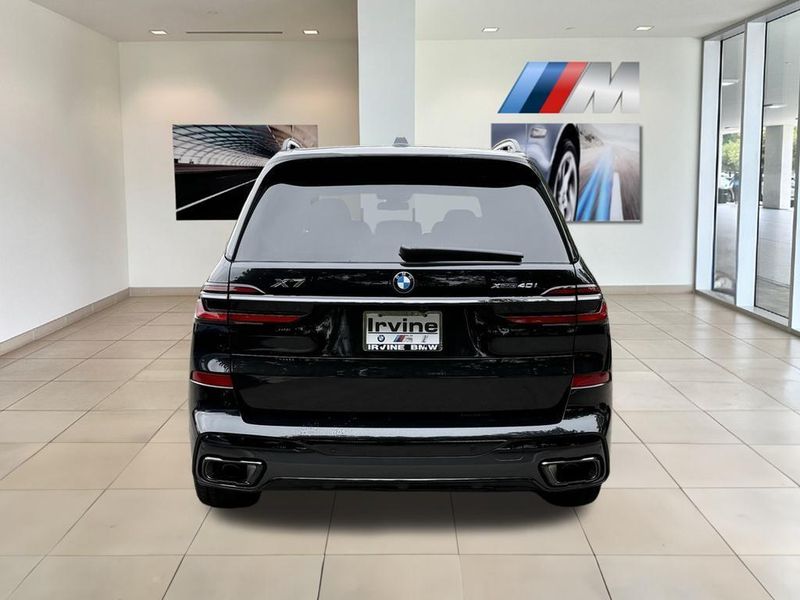 2026 BMW X7 xDrive40iImage 7