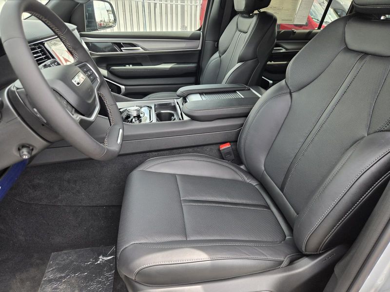 2026 Jeep Grand Wagoneer Limited Reserve 4x4