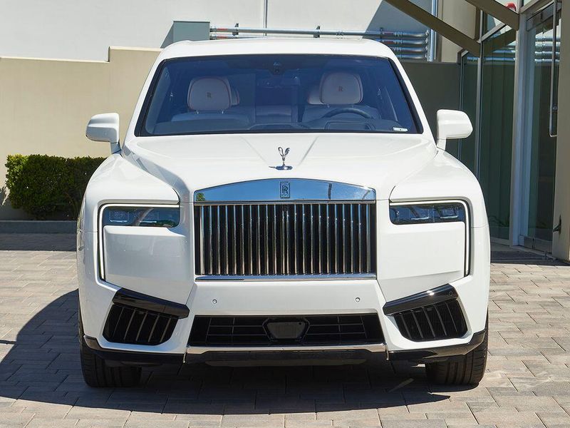 Used 2025 Rolls-Royce Cullinan Image 6