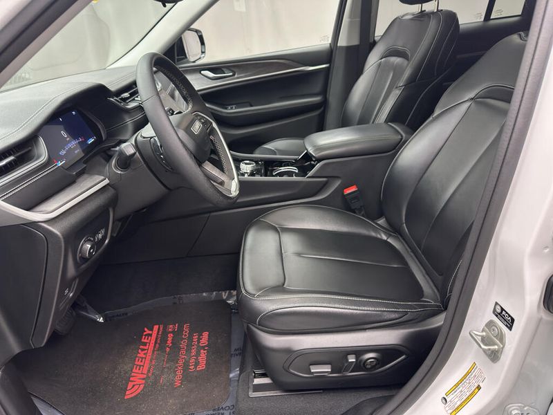 Used 2023 Jeep Grand Cherokee LimitedImage 9