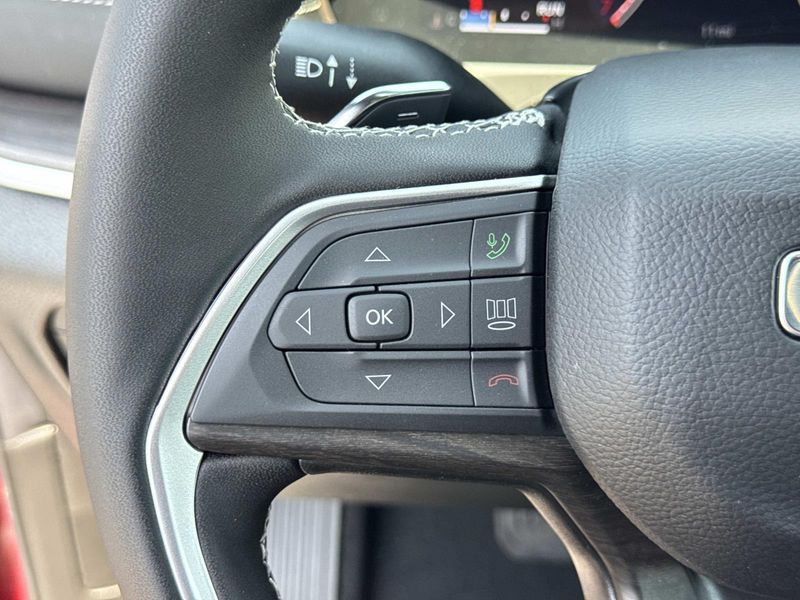 New 2026 Jeep Grand Cherokee L Laredo Altitude 4x2
