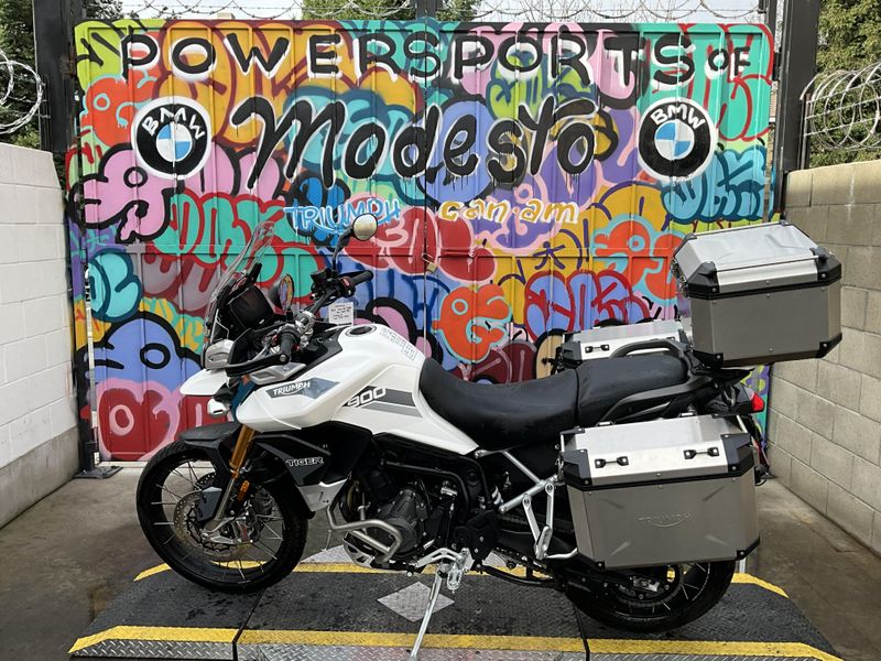2023 Triumph TIGER 900 RALLY PRO in a PURE WHITE exterior color. BMW Motorcycles of Modesto 209-524-2955 bmwmotorcyclesofmodesto.com 