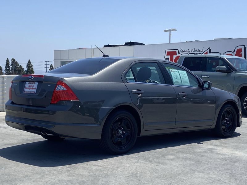2011 Ford Fusion SEImage 3