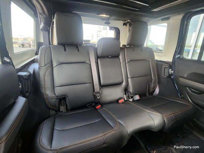 New 2025 Jeep Wrangler 4-door SaharaImage 29
