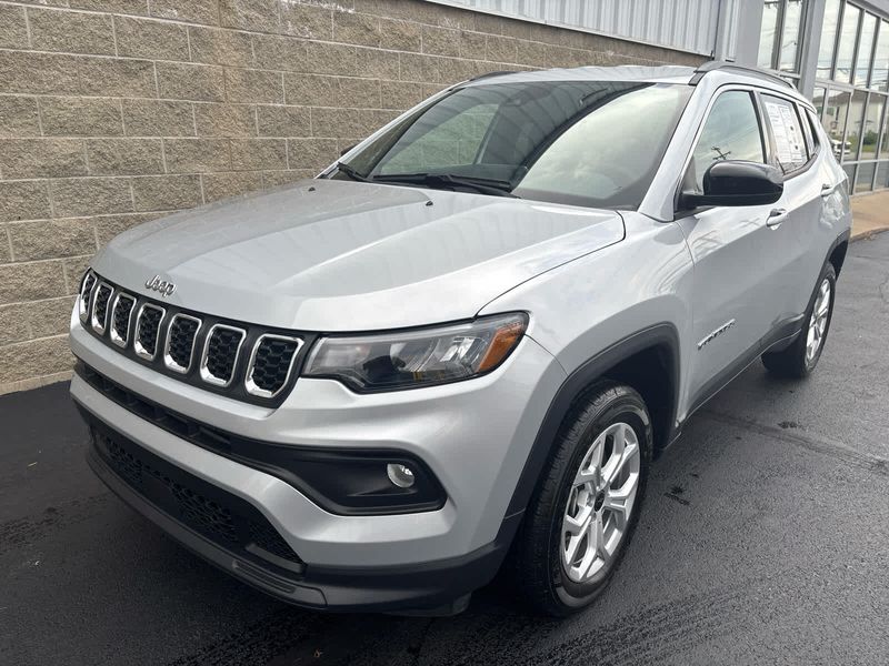 2025 Jeep Compass Latitude photo 4