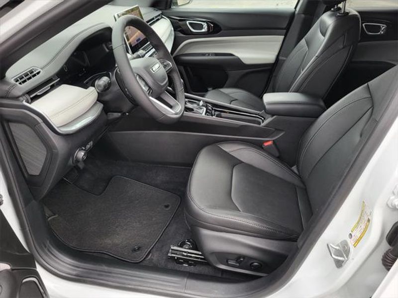 2025 Jeep Compass Limited 4x4Image 27