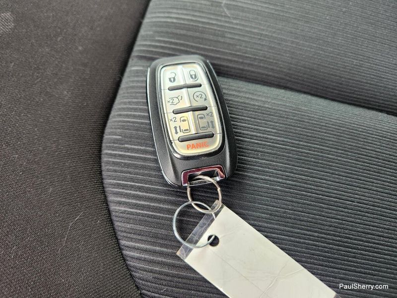 Used 2024 Chrysler Pacifica Touring