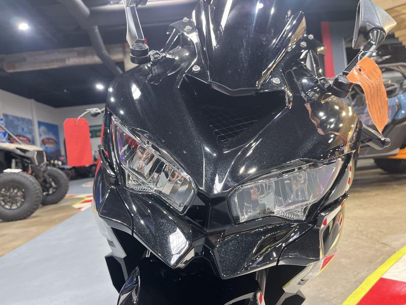Used 2024 Kawasaki Ninja ZX-4R ABS Image 13