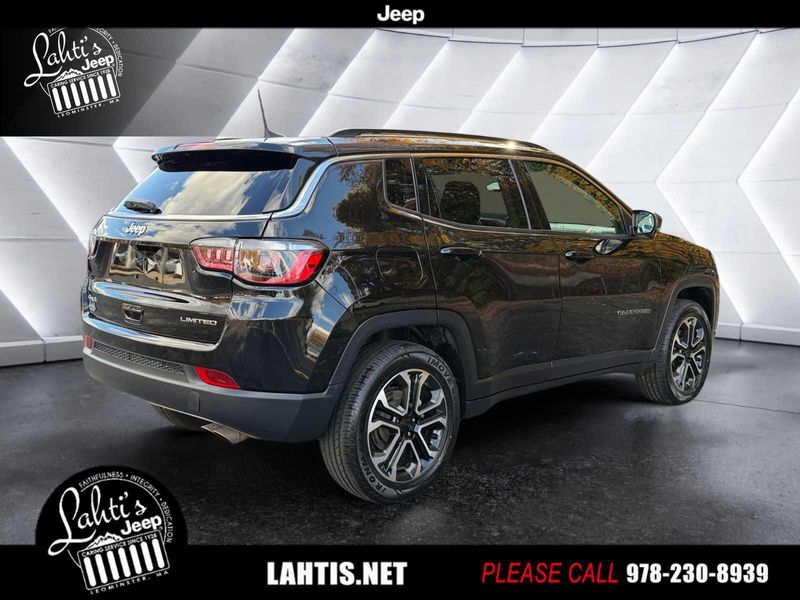 2022 Jeep Compass Limited photo 3