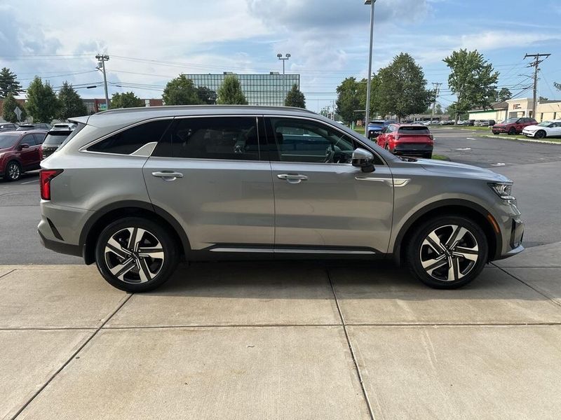 Used 2023 Kia Sorento Hybrid EXImage 4