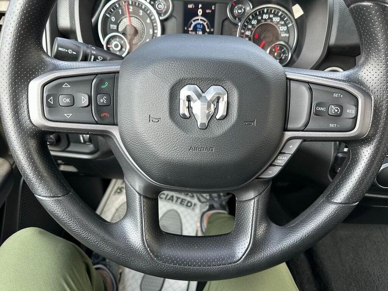 2024 RAM 1500 TradesmanImage 3