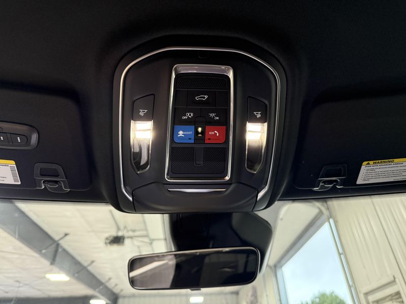 New 2027 Jeep Grand Cherokee Limited 4x4Image 24