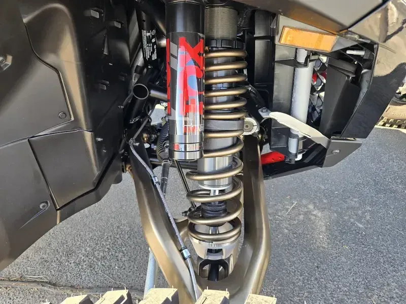 2025 Polaris RZR PRO R 4 ULTIMATE BLACK CRYSTAL AND SHADOW BRONZE Image 13