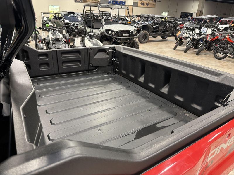 New 2025 Honda PIONEER 1000-6 DLX CREW Image 26