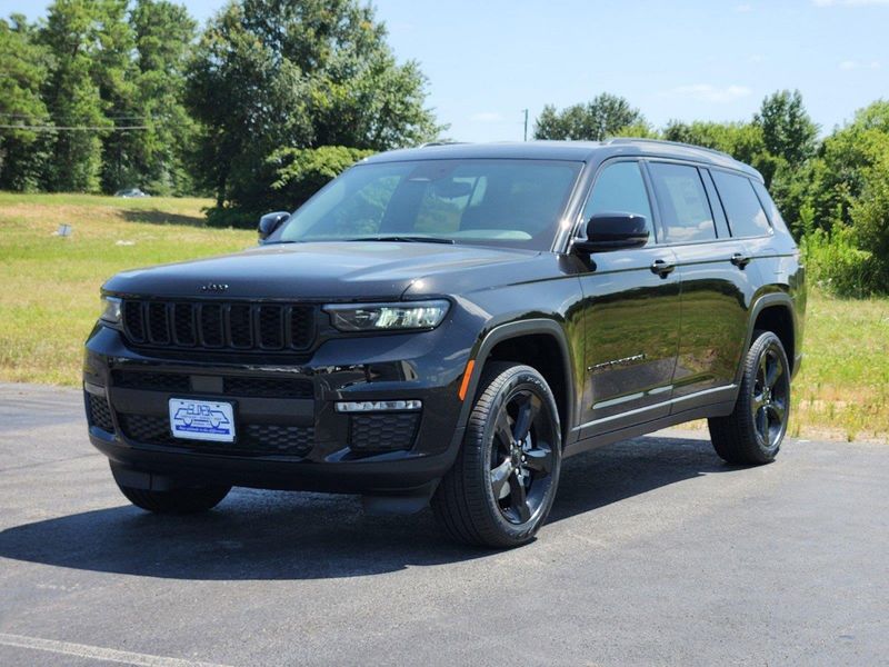 2024 Jeep Grand Cherokee L Limited 4x4Image 2