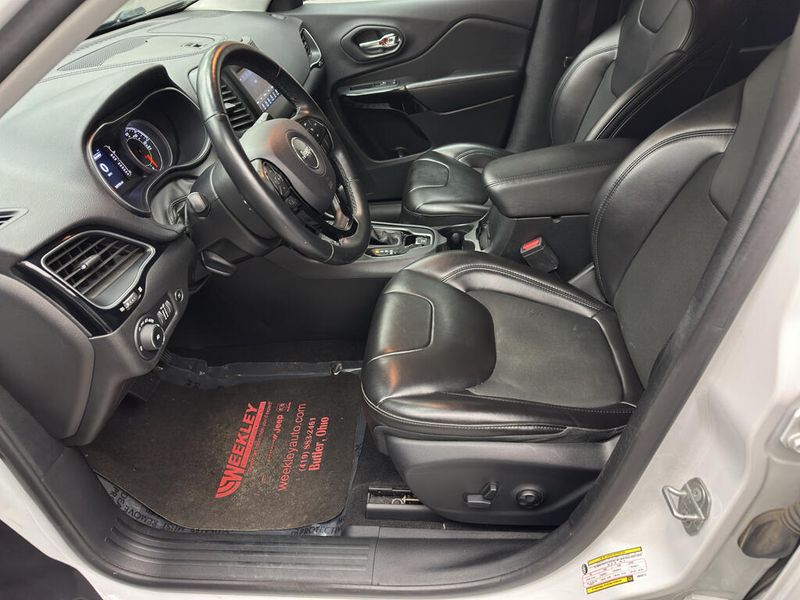Used 2019 Jeep Cherokee AltitudeImage 9