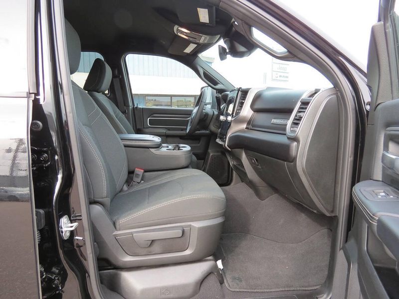 Used 2026 RAM 2500 Big Horn 4x4 4dr Crew Cab 6.3 ft. SB PickupImage 17