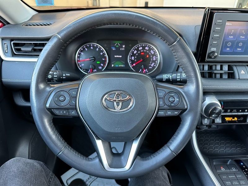 2019 Toyota RAV4 XLEImage 2