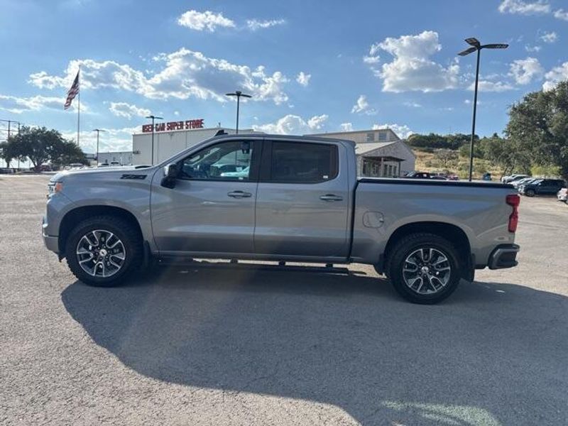 2024 Chevrolet Silverado 1500 RST photo 9