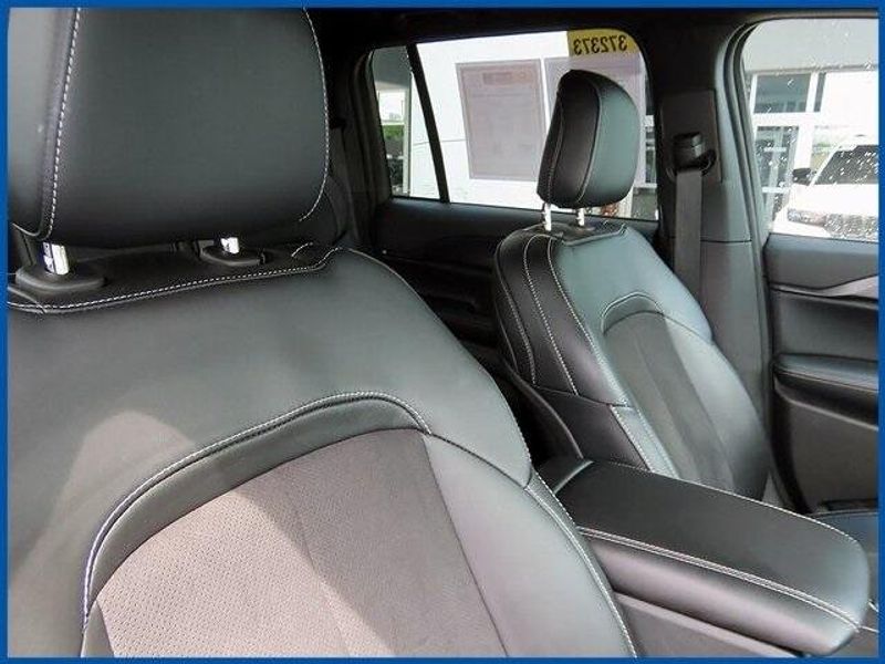 2024 Jeep Grand Cherokee Altitude XImage 9