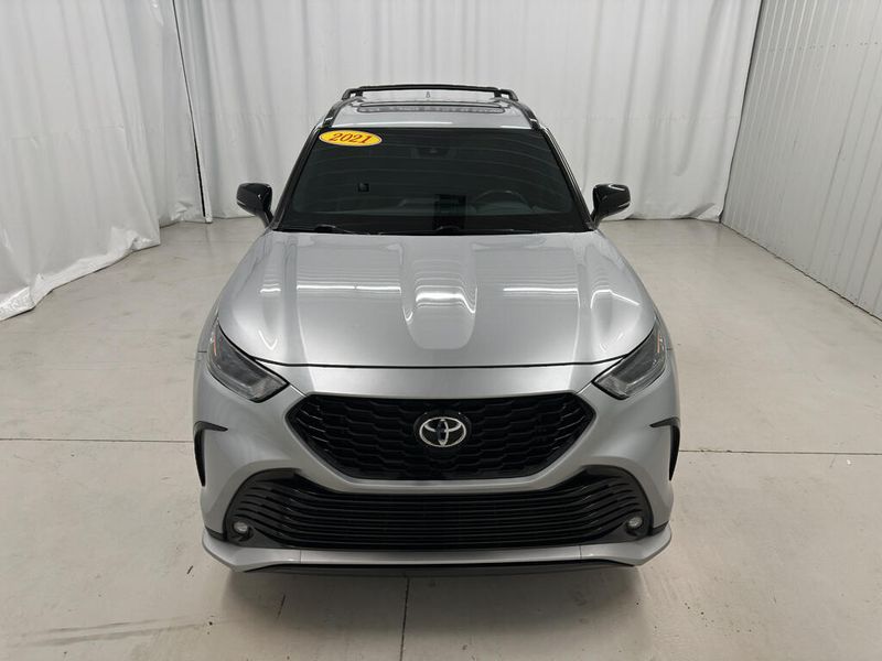 2021 Toyota Highlander XSE photo 3