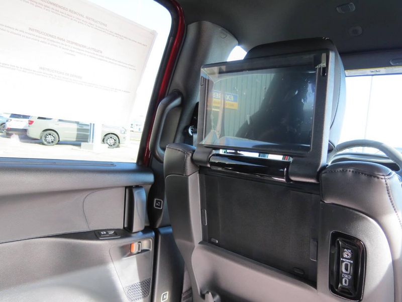 New 2026 Chrysler Pacifica Select AwdImage 14