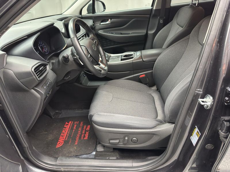 Used 2023 Hyundai Santa Fe SELImage 9