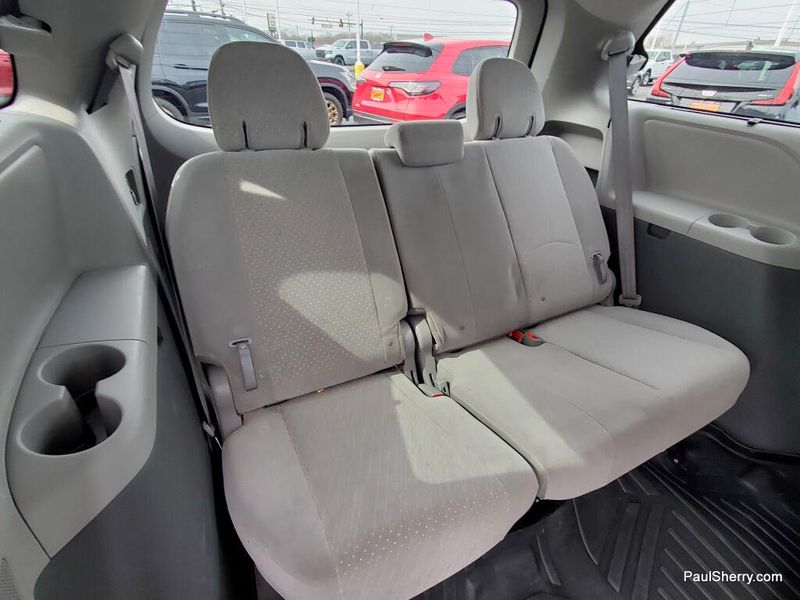 Used 2018 Toyota Sienna LE